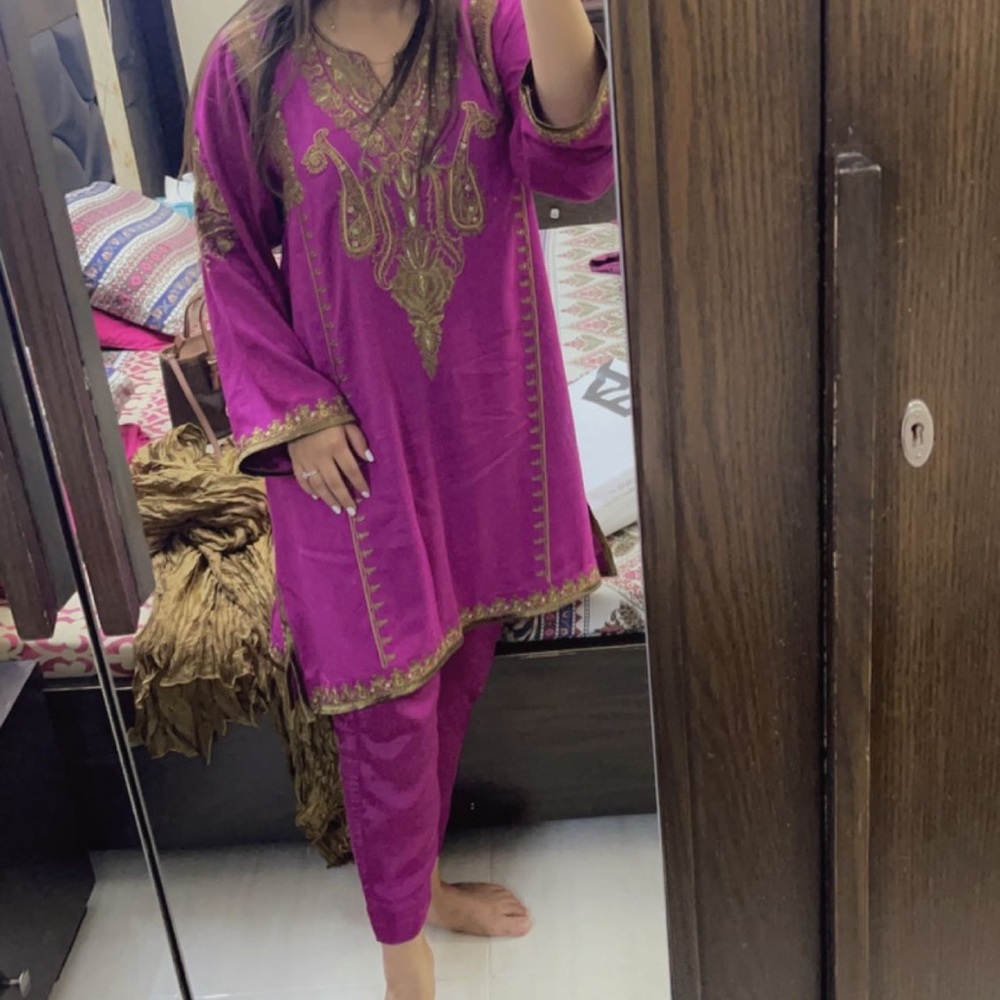 Sana Safinaz Pakistani Brand 2 piece Silk embroidered outfit